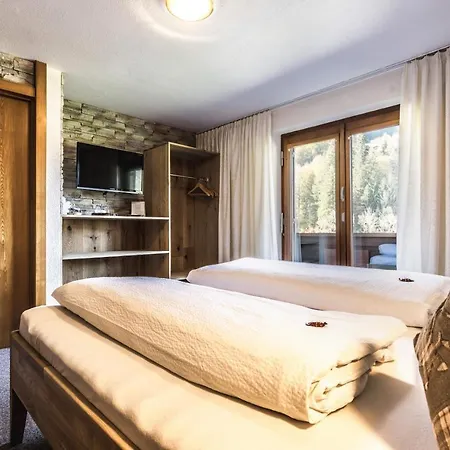 Haus Stuettler/duchscherer Bed & Breakfast 3*